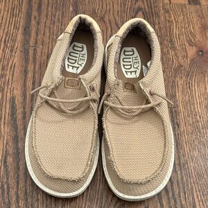Hey Dude Youth size 6 Beige Loafers